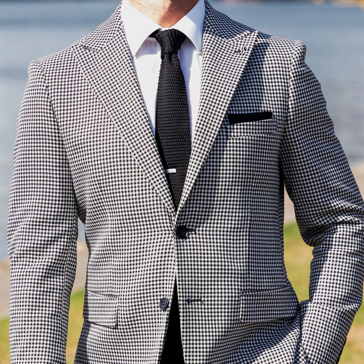 HIRE RACE DAY SUITS